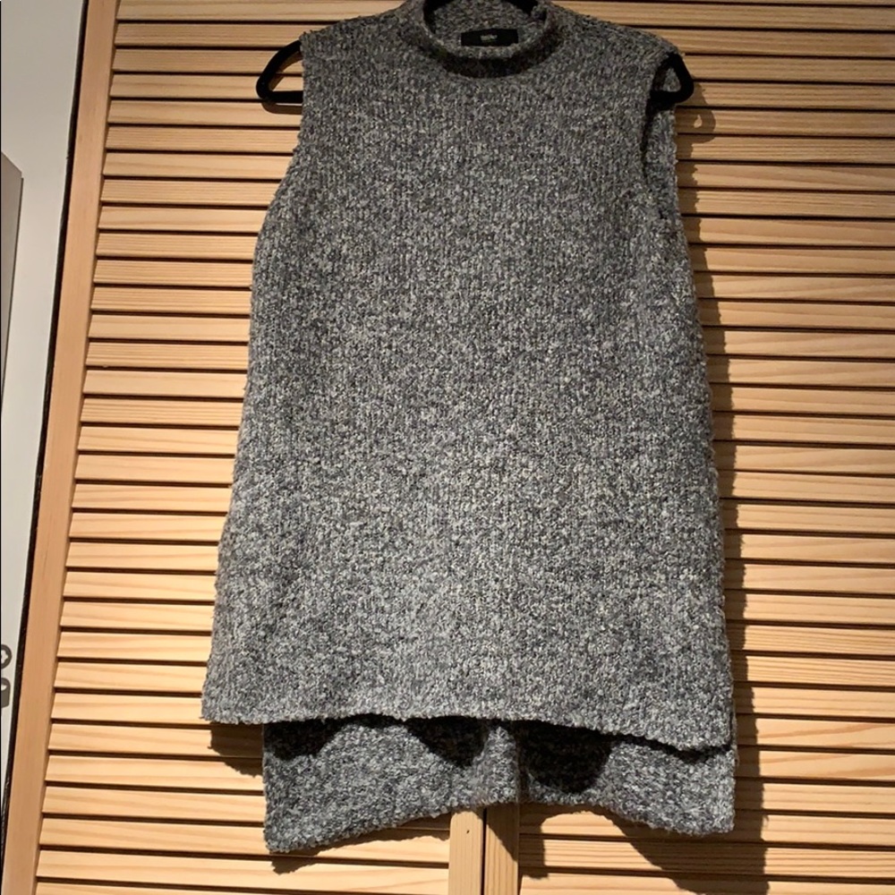 Mossimo sleeveless turtleneck sweater